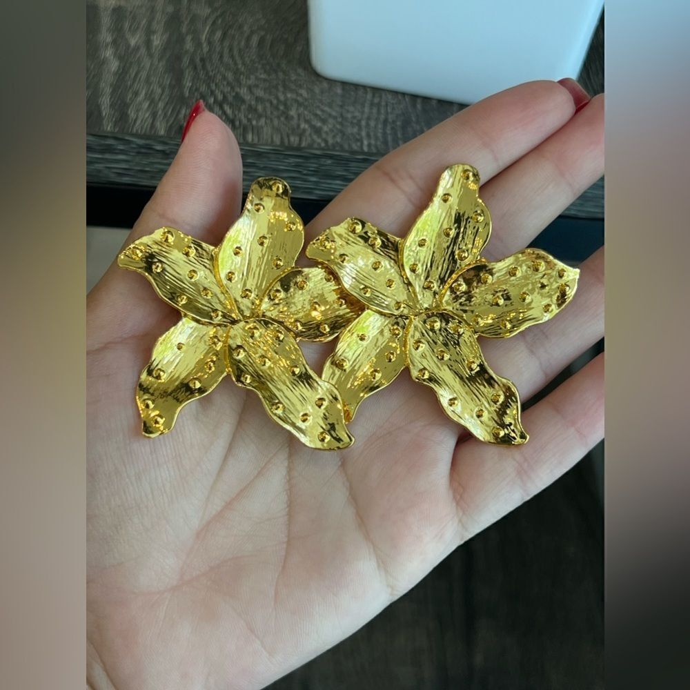 Golden Bloom Oversized Floral Earrings - Picture 5 of 8
